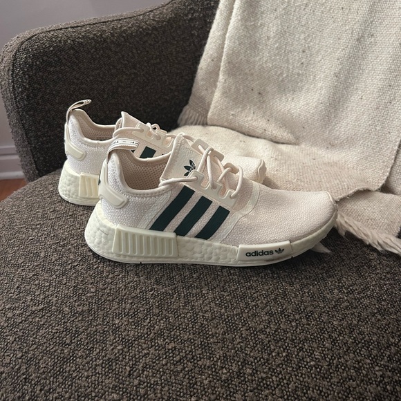 Women’s adidas NMD - Picture 4 of 4